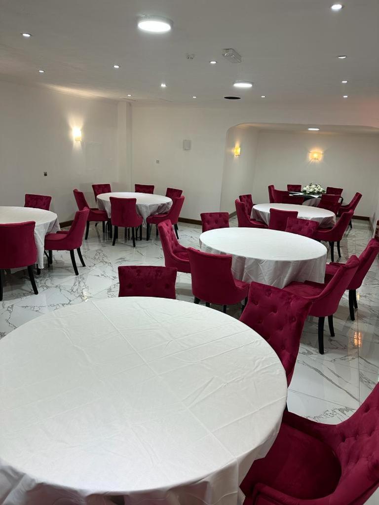 Hotel Oyo Express, Cambridge
